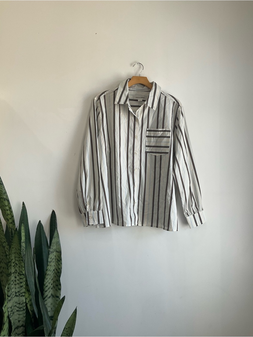 SOLID & STRIPED White Shirt with Gray Stripes - Casual Button-Down